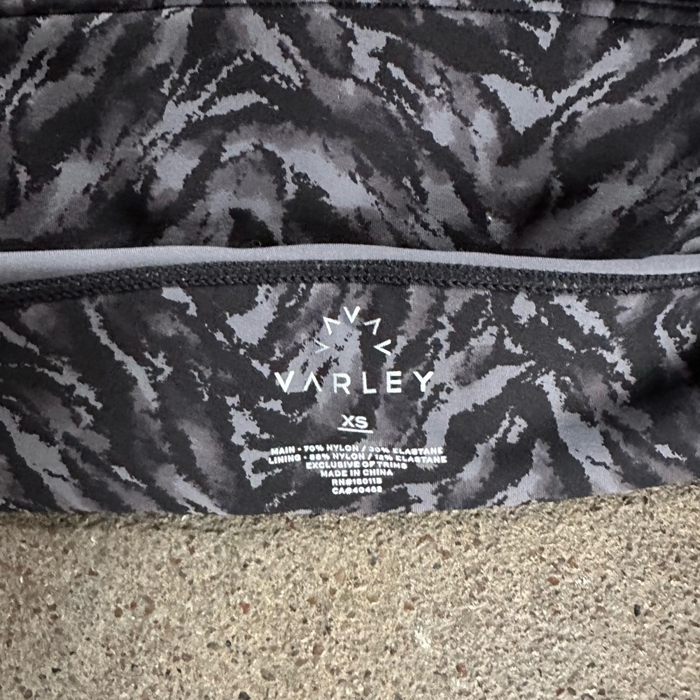 Varley Fay Bra in Dark Mono Zebra Size XS Activewear Athleisure Gym Sports Bra - Picture 5 of 9